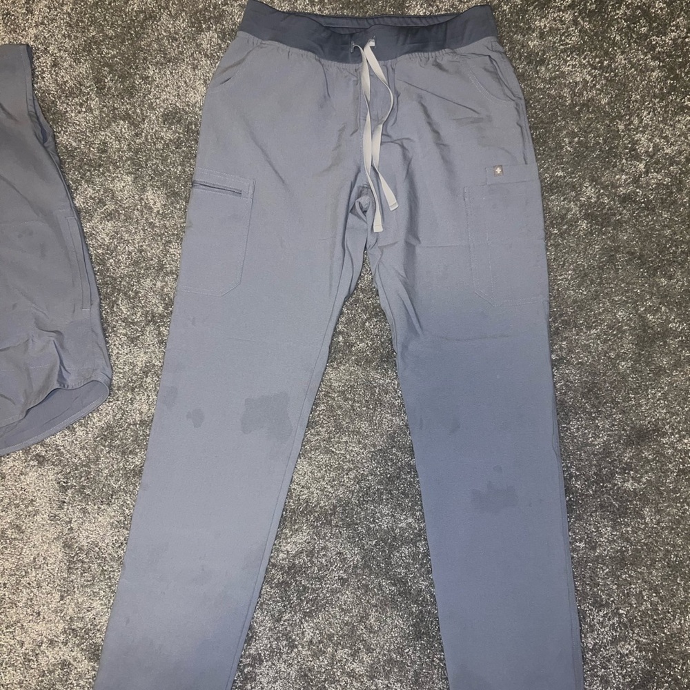 (Vapor blue i think) figs bottoms
